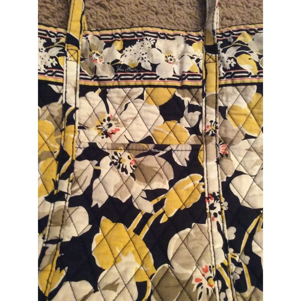 Vera Bradley Medium Size Tote B6